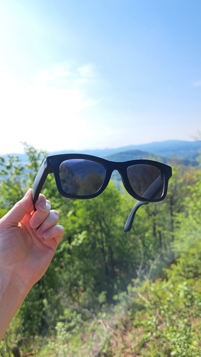 UGC Smart Glasses
